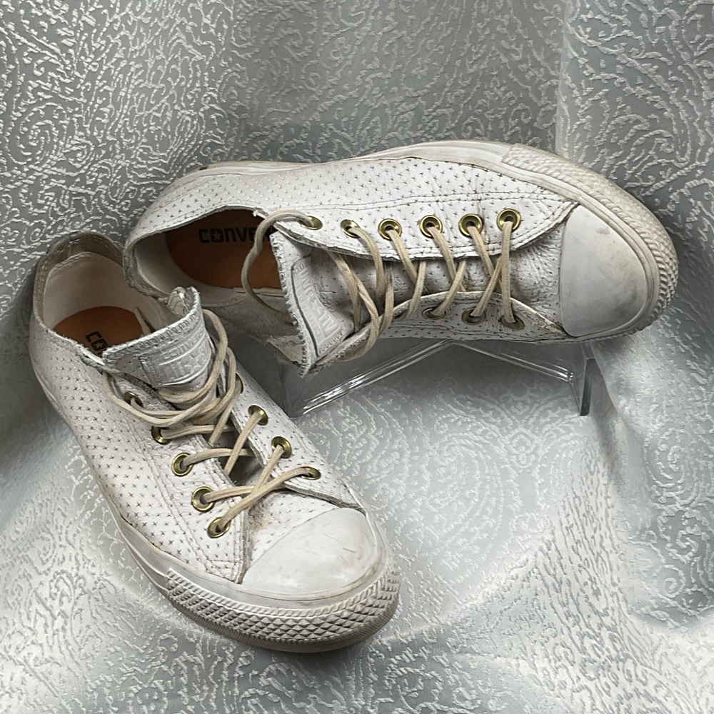 Converse White Leather Women's / Men’s Perforated White‎ Sneakers - Picture 2 of 7